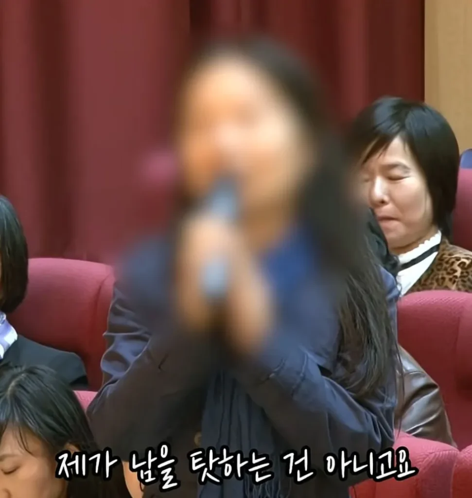 노숙자 보면 안타깝다는 여성.jpg