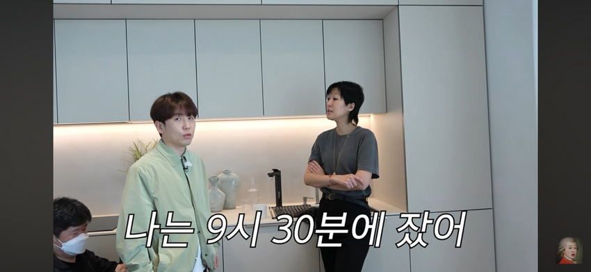 새벽 2시 홍진경 이영자, 남의 집 담벼락 밑에서 시끄럽게 떠들어.jpg