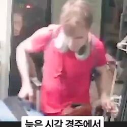 외국인, 버스 승차 거부에 당황