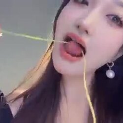 눈나의 능숙한 혀놀림