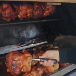 뼈 바르는 치킨집 사장님 실력