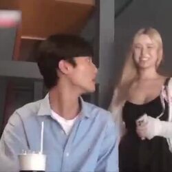 엄마, 아들 여자친구 본 표정.mp4