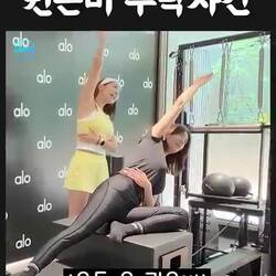 권은비, 무대 위 추락 사고