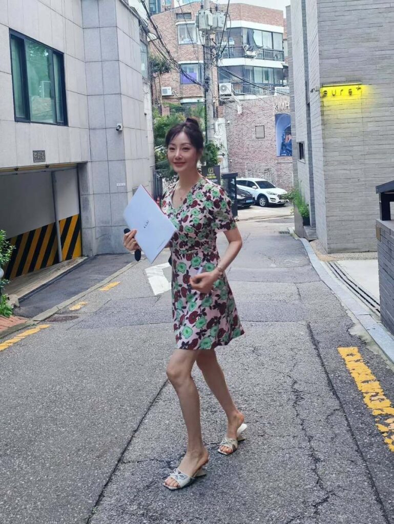 53살 누나... 가능 vs 불가능