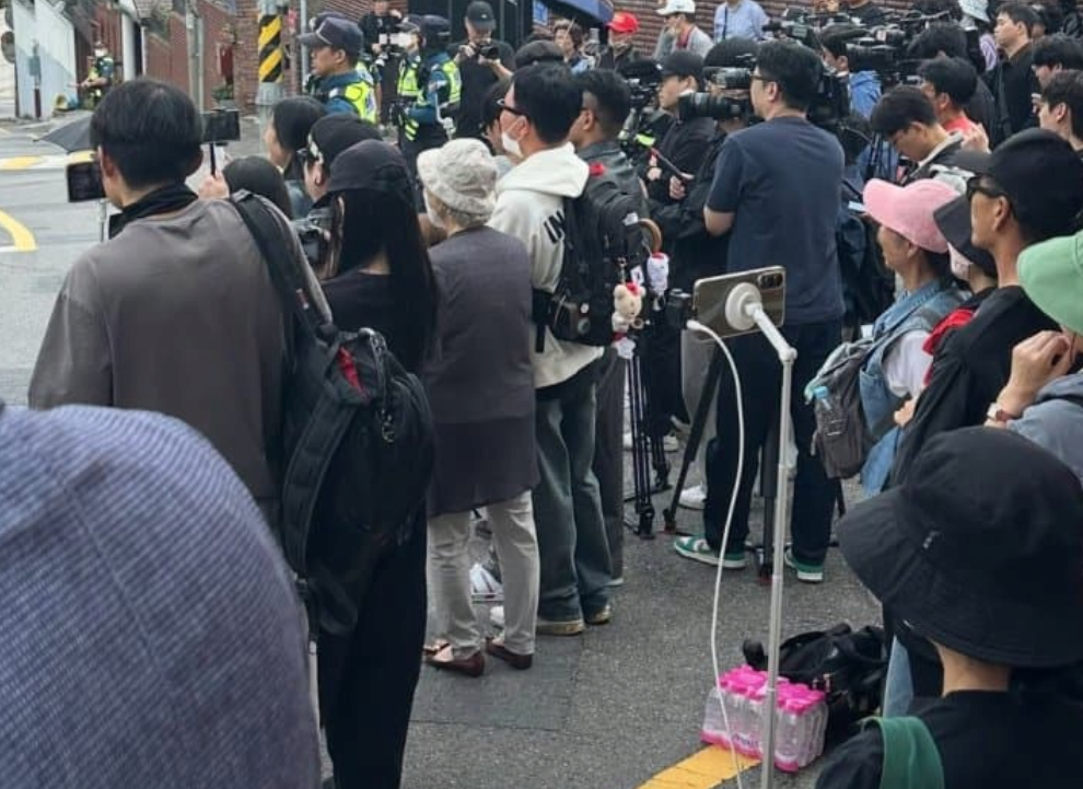 배우 유해진 집앞 시위 상황