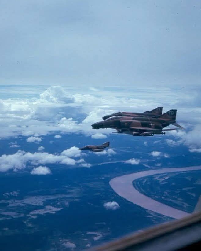 F-4 팬텀 전투기의 위용