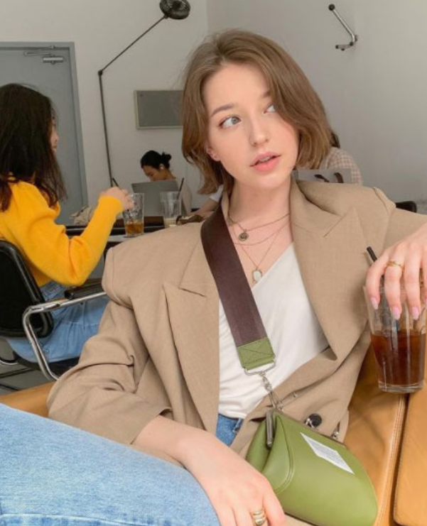 다닐로바가 흔한 얼굴이라니 믿을 수가 없다