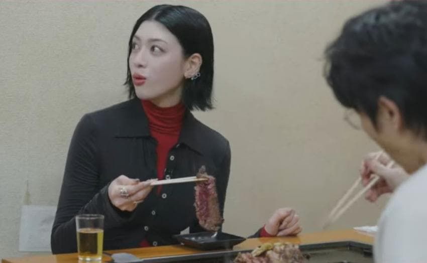 덜 익어보이는 고기가 미심쩍은 일본 여배우.jpg