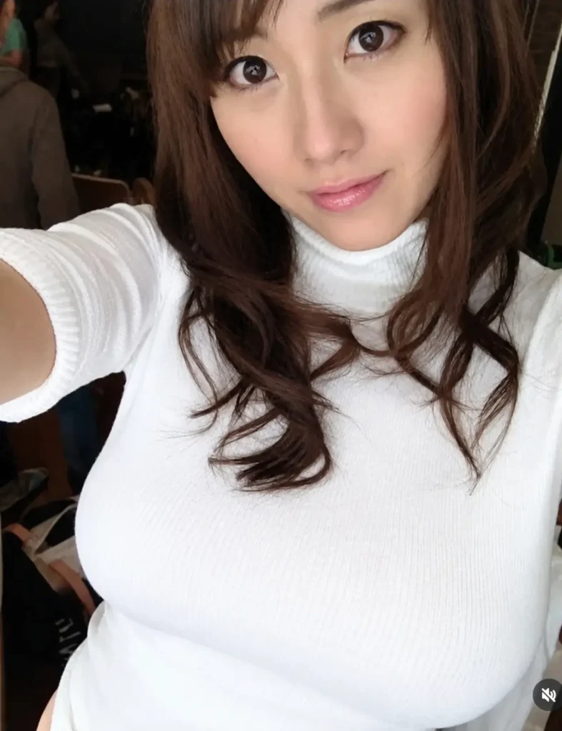 은퇴후 한국인과 결혼한 AV배우.jpg