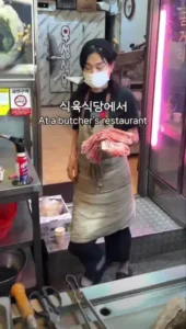 부산에서 파는 한 줄 4500원 김밥