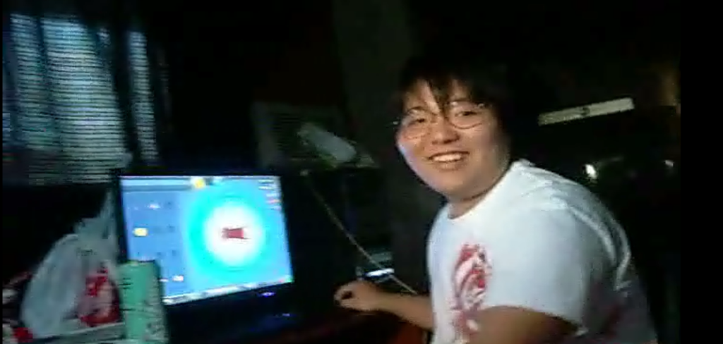 5대 성인 보라색 탱크탑녀 근황