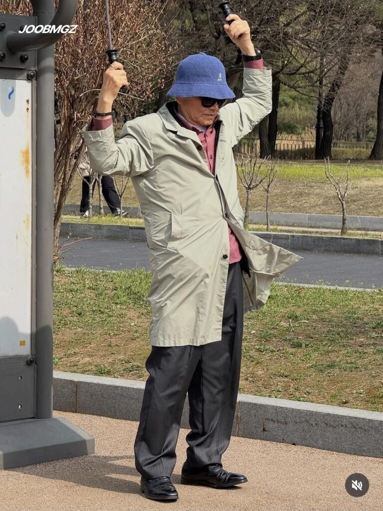 거장이 극찬했던 동묘 패션 근황.jpg