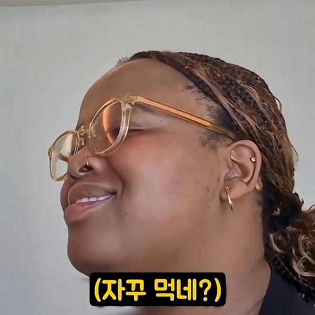 한국어는 왜 계속 먹는지 이해가 안되는 외국인.mp4
