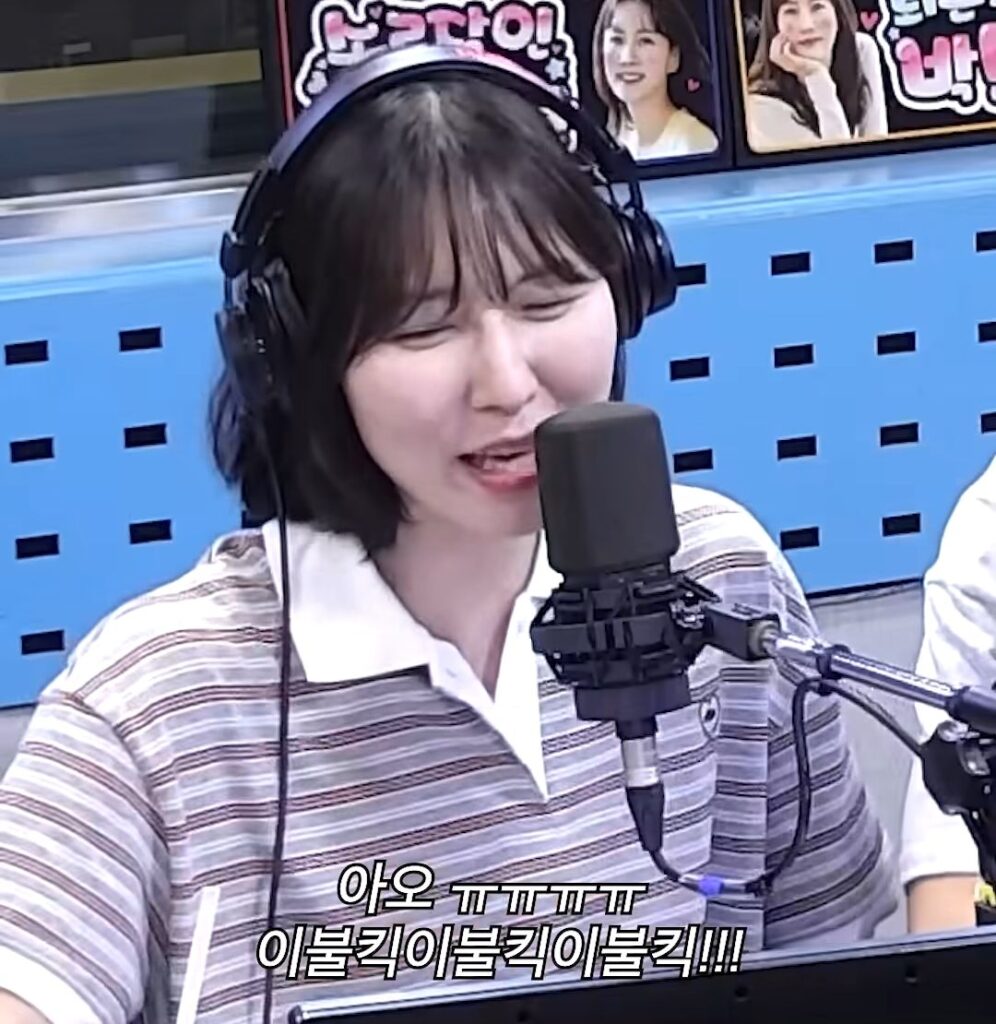 이삿날 입던 팬티를 놓고간 여성.jpg