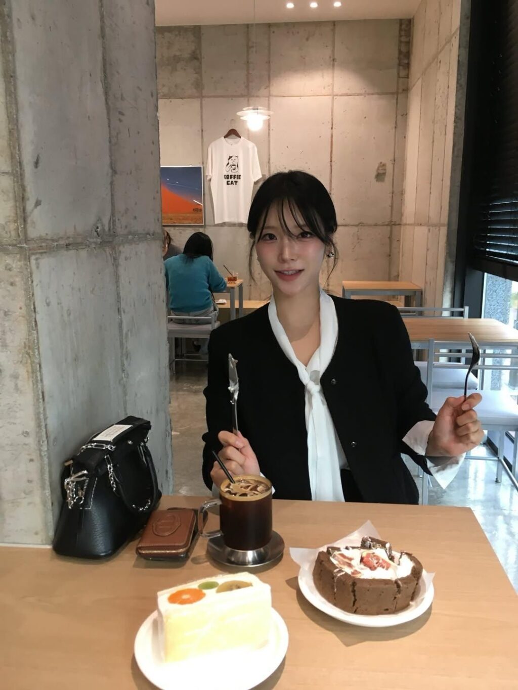 남직원들에게 인기 많을듯한 여직원 스타일.jpg