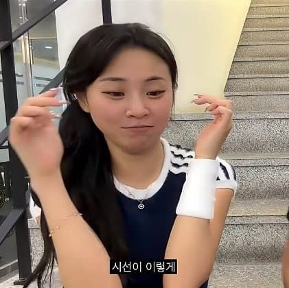 테니스 복장 규제 규제 규제때문에 화가많이난 미녀 유망주