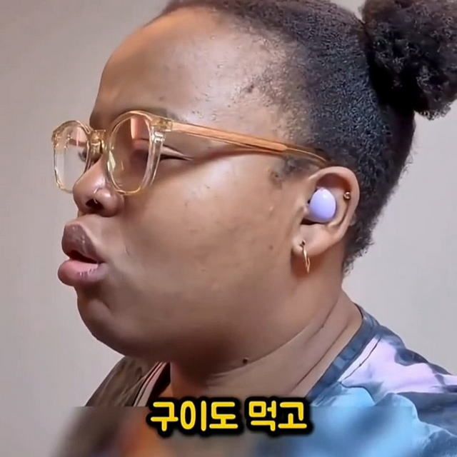 한국어는 왜 계속 먹는지 이해가 안되는 외국인.mp4