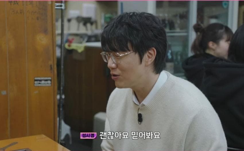 덜 익어보이는 고기가 미심쩍은 일본 여배우.jpg