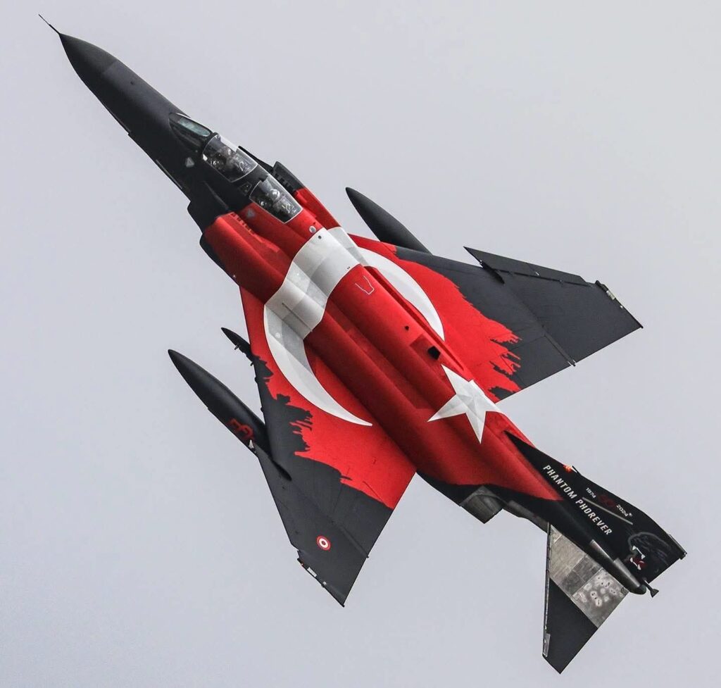 F-4 팬텀 전투기의 위용