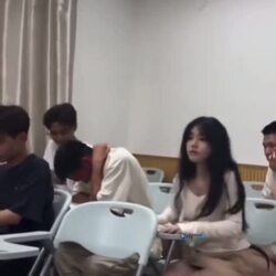 좋아하는 여자 옆자리 앉았을 때 남자 반응