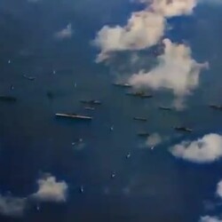 1946년 최초의 수중 핵폭발 '베이커 실험'.gif
