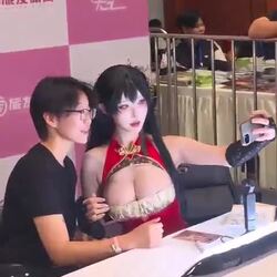 대만 코스프레 행사 팬서비스