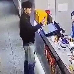 존잘남을 본 여자 알바생